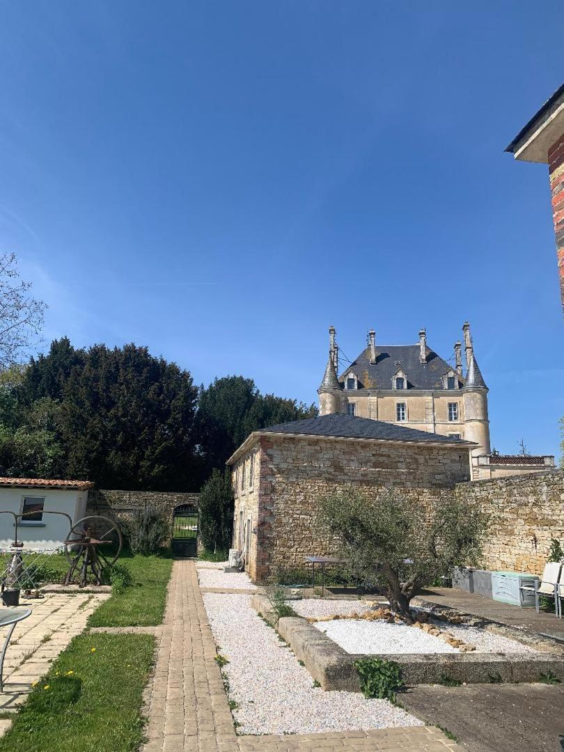 Chateau Le Puybelliard Bed and Breakfast Chantonnay Esterno foto